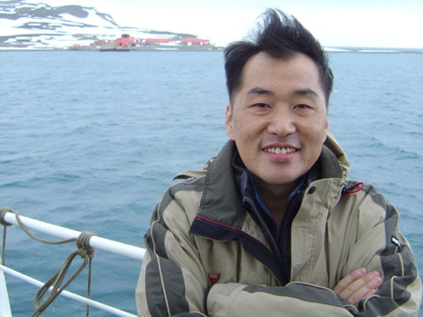 Dr. Minkyu Park on the RV Yuzhmorgeologiya